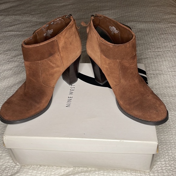 Nine West Suede bootie size 7.5 - Picture 6 of 12